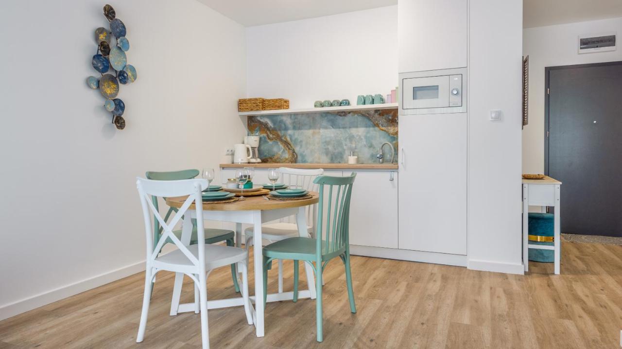 Apartamenty Sun & Snow Sagaris Z Basenem Dziwnów Esterno foto